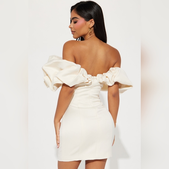 Fashion Nova off the mini shoulder dress - Picture 3 of 4
